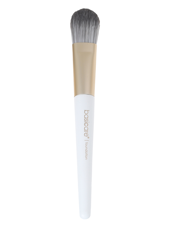 Foundation brush with hygienic nylon bristles for smooth, even makeup application